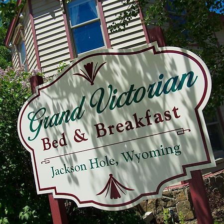 Grand Victorian Lodge Bed And Breakfast Yellowstone National Park Exterior photo